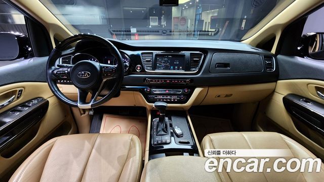 Kia Canival 2017 — photo 7