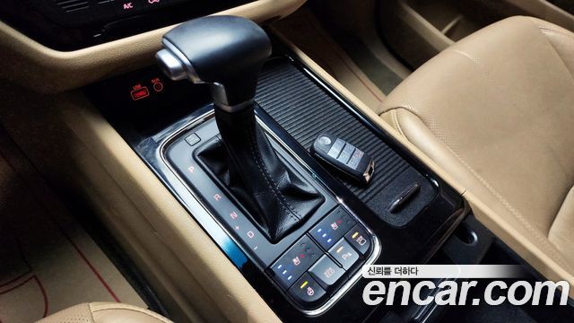 Kia Canival 2017 — photo 9