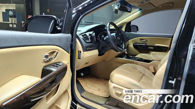 Kia Canival 2017 — photo 11