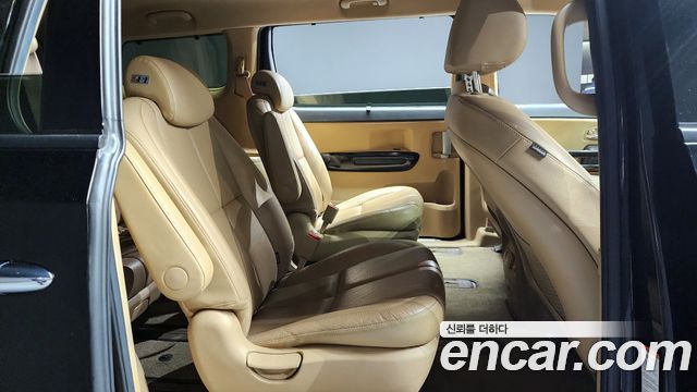 Kia Canival 2017 — photo 12