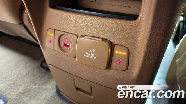 Kia Canival 2017 — photo 18