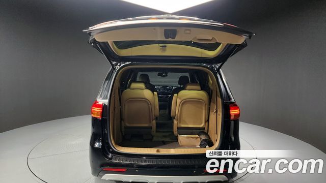 Kia Canival 2017 — photo 20