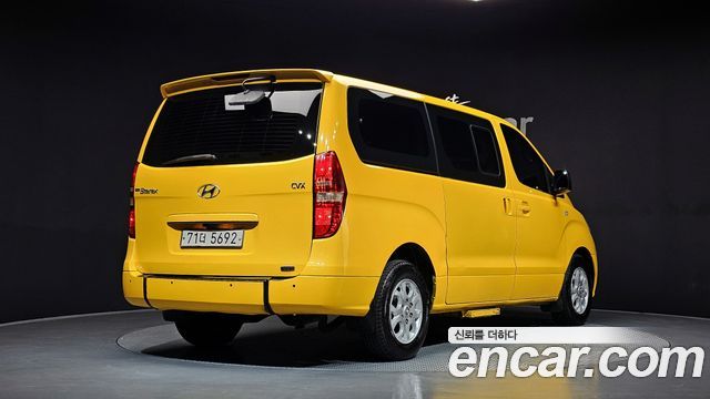 Hyundai Starex 2011 — photo 2