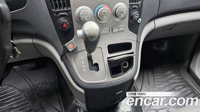 Hyundai Starex 2011 — photo 9