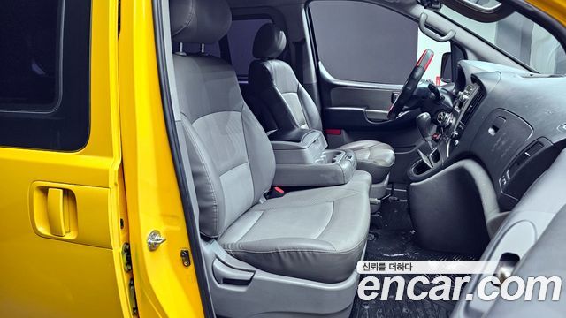 Hyundai Starex 2011 — photo 10