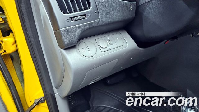 Hyundai Starex 2011 — photo 14