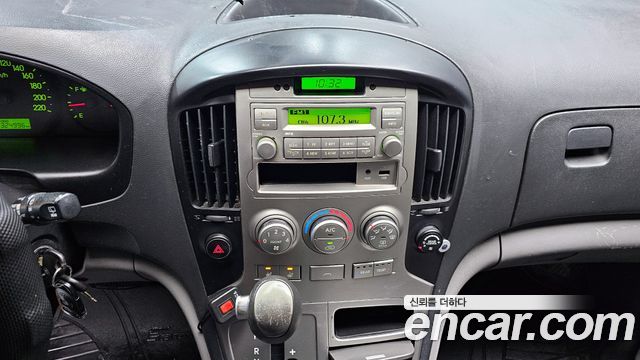 Hyundai Starex 2011 — photo 15