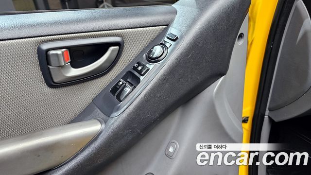 Hyundai Starex 2011 — photo 17