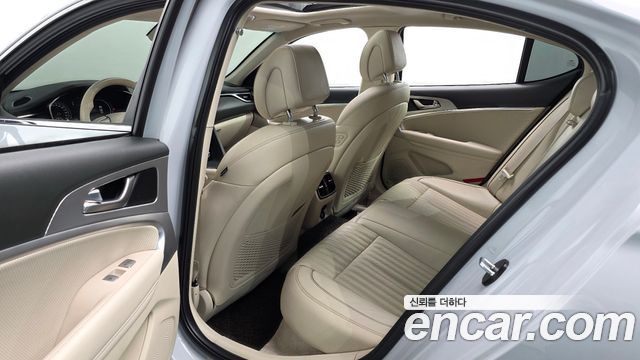 Genesis G70 2021 — photo 12