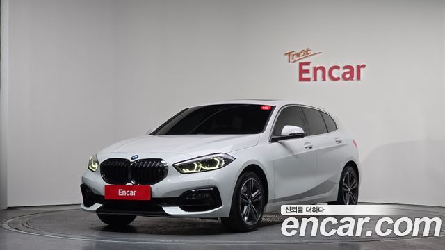 BMW 1-Series 2022 — photo 1