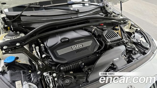 BMW 1-Series 2022 — photo 6