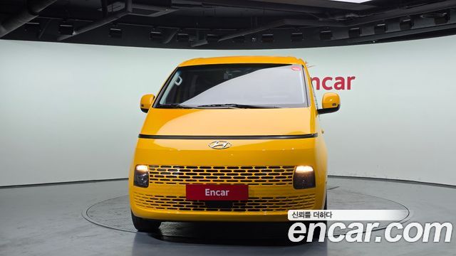 Hyundai Staria 2022 — photo 3