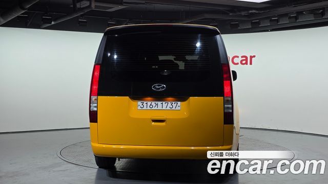 Hyundai Staria 2022 — photo 4