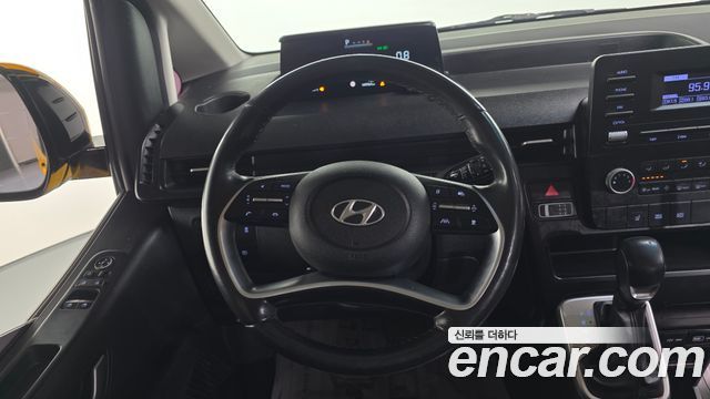 Hyundai Staria 2022 — photo 14