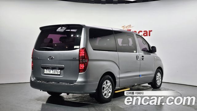 Hyundai Starex 2015 — photo 2