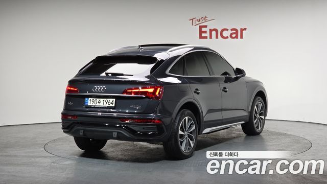 Audi Q5 2021 — photo 2