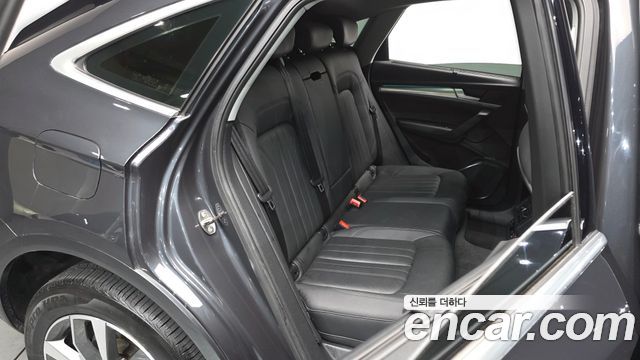 Audi Q5 2021 — photo 11