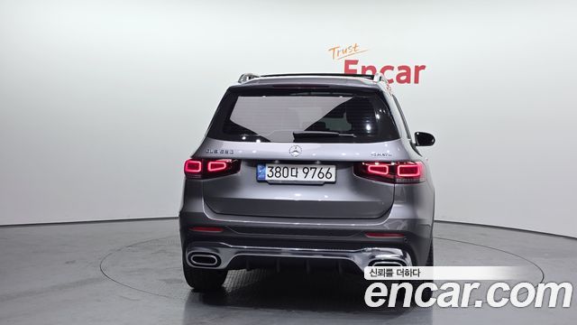 Mercedes-Benz GLB-Class 2022 — photo 4