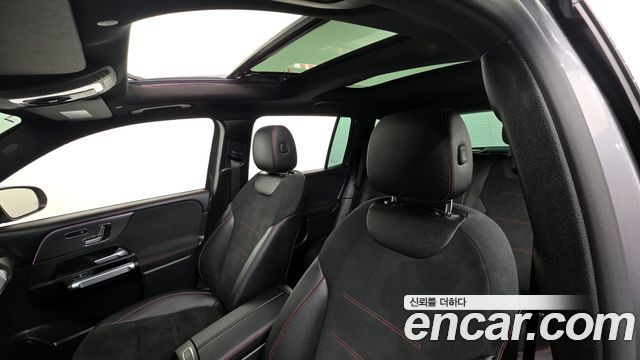 Mercedes-Benz GLB-Class 2022 — photo 19