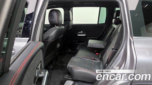 Mercedes-Benz GLB-Class 2022 — photo 20