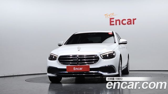Mercedes-Benz E-Class 2022 — photo 3