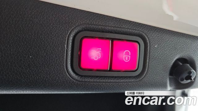 Mercedes-Benz E-Class 2022 — photo 20