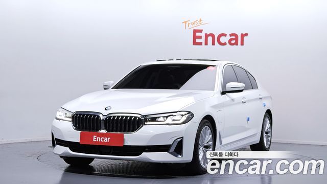 BMW 5-Series 2021 — photo 1