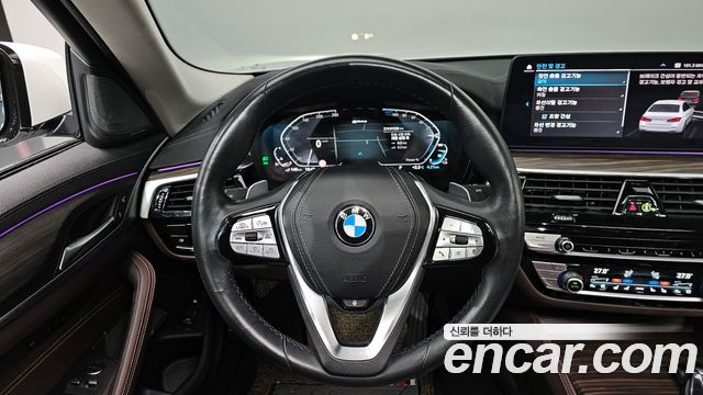 BMW 5-Series 2021 — photo 13
