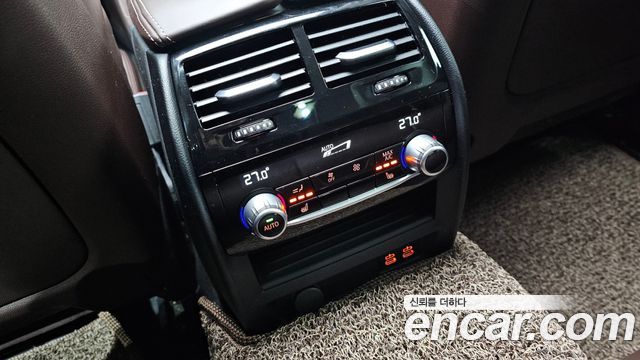 BMW 5-Series 2021 — photo 17