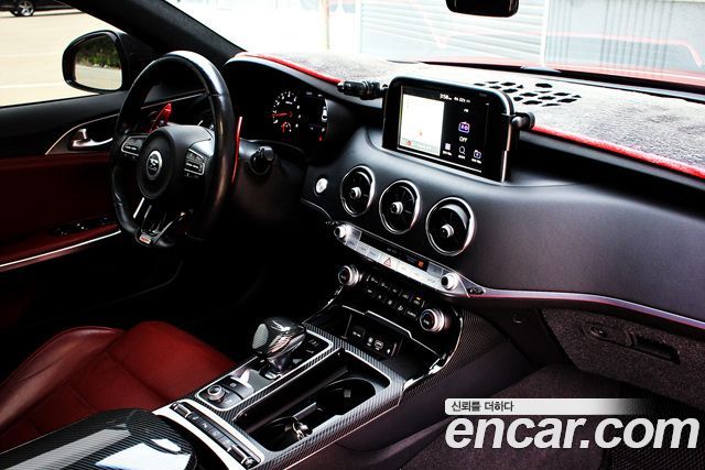 Kia Stinger 2018 — photo 20