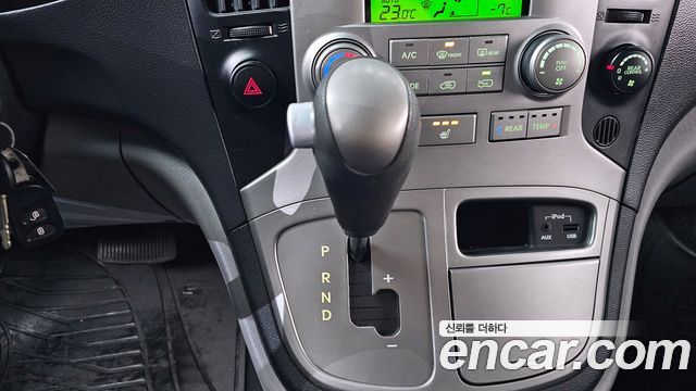 Hyundai Starex 2013 — photo 9