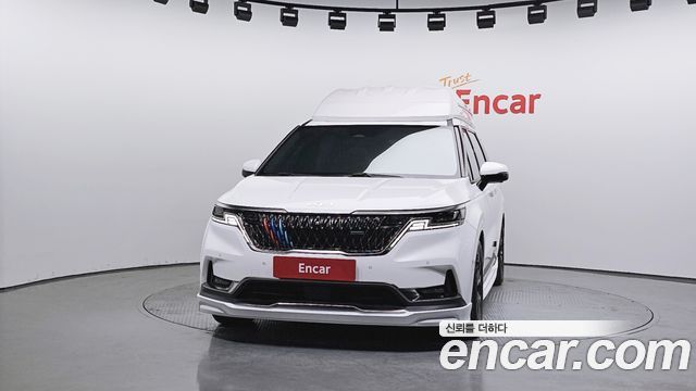 Kia Canival 2023 — photo 3
