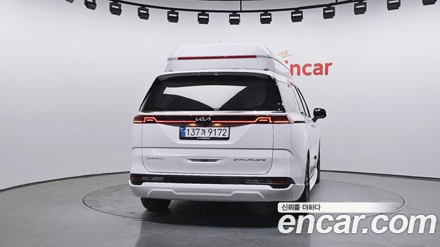 Kia Canival 2023 — photo 4