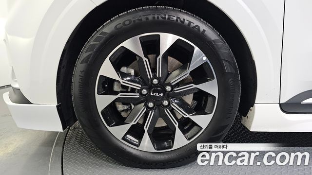 Kia Canival 2023 — photo 5