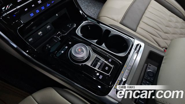 Kia Canival 2023 — photo 9