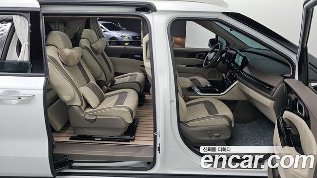 Kia Canival 2023 — photo 12