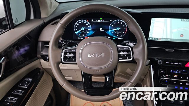Kia Canival 2023 — photo 14