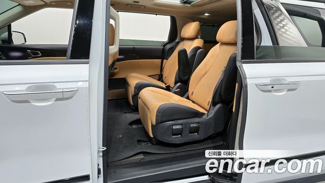 Kia Canival 2022 — photo 12