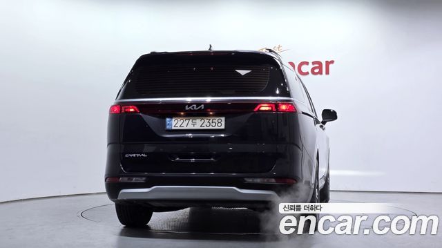 Kia Canival 2023 — photo 4