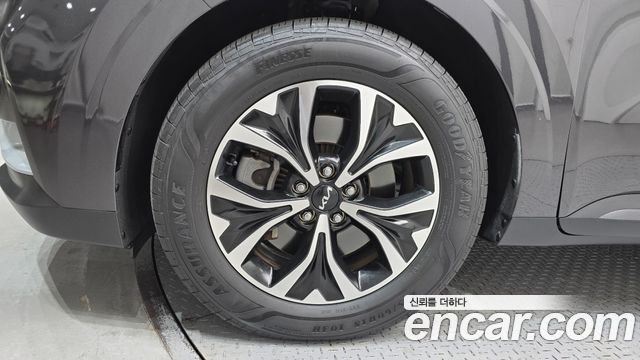 Kia Canival 2023 — photo 5
