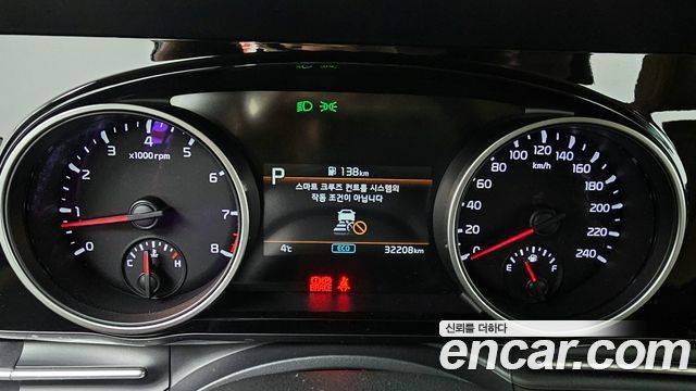 Kia Canival 2023 — photo 8