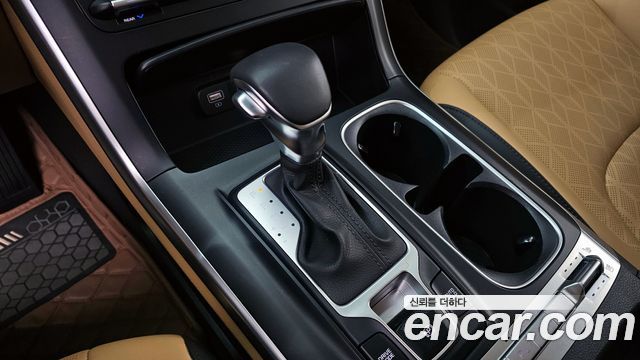 Kia Canival 2023 — photo 9