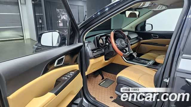 Kia Canival 2023 — photo 10