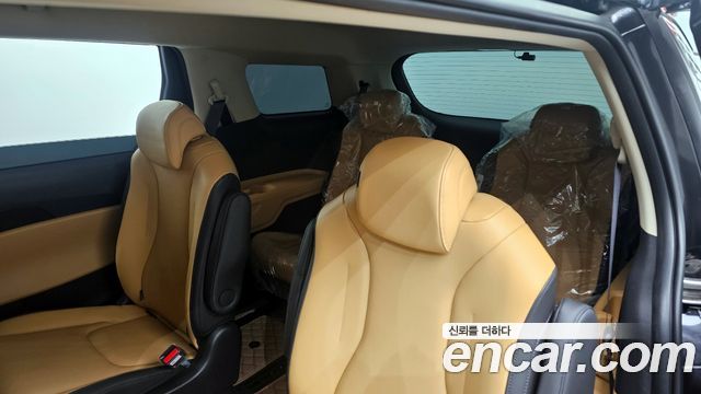 Kia Canival 2023 — photo 13