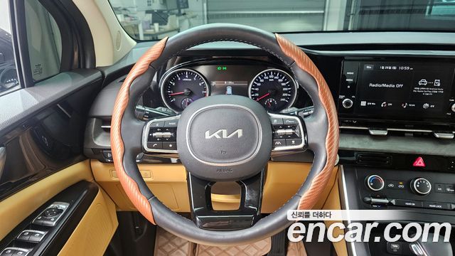 Kia Canival 2023 — photo 14