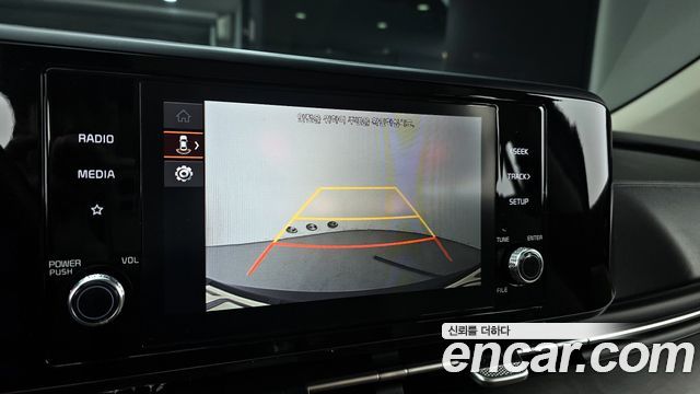 Kia Canival 2023 — photo 16