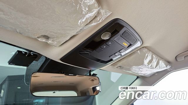 Kia Canival 2023 — photo 17