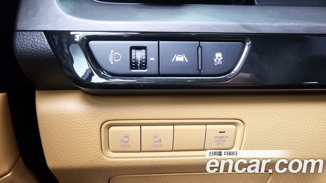 Kia Canival 2023 — photo 18