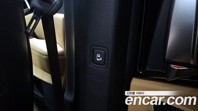 Kia Canival 2023 — photo 19