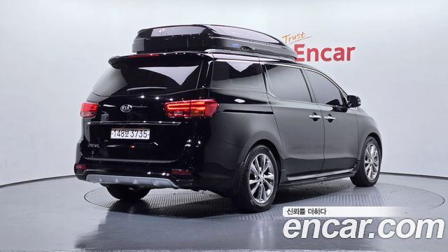 Kia Canival 2020 — photo 2